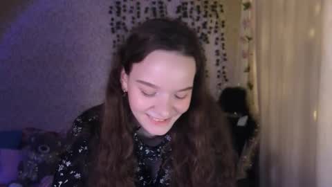 Snapshot of pink__sun chatting on December 14, 5:18 pm Stephanie online show from December 14, 5:18 pm