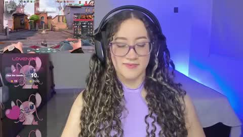 Snapshot of pink_angell chatting on January 11, 7:28 am Emilly Santis online show from January 11, 7:28 am