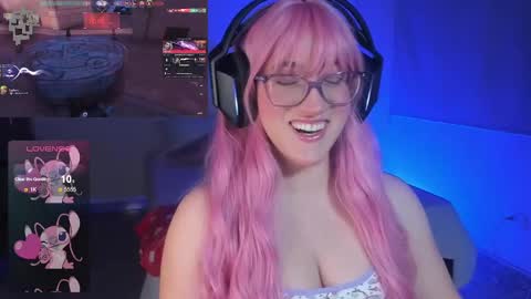 Snapshot of pink_angell chatting on January 23, 2:23 am Emilly Santis online show from January 23, 2:23 am