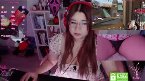 Snapshot of pink_girl0n chatting on December 3, 10:19 pm Kitty online show from December 3, 10:19 pm