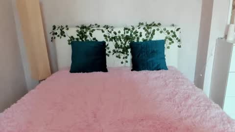 pink_lila18 online show from September 19, 9:00 am