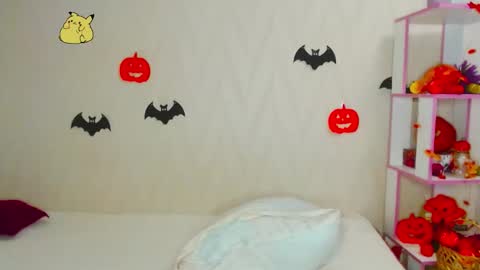 Snapshot of pink_pikachu_ chatting on October 28, 10:01 pm Pikachu pika online show from October 28, 10:01 pm