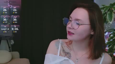 Snapshot of pink_seagull chatting on January 2, 5:07 pm Eva online show from January 2, 5:07 pm