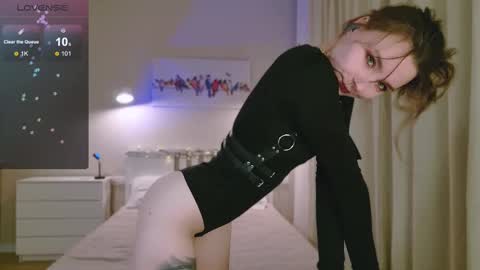 Snapshot of pink_seagull chatting on March 3, 6:01 pm Eva online show from March 3, 6:01 pm