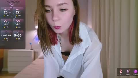 Snapshot of pink_seagull chatting on March 12, 6:00 pm Eva online show from March 12, 6:00 pm