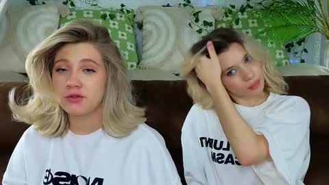 Adele online show from December 2, 9:14 am