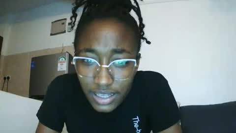 PinkyAura online show from February 7, 6:55 pm