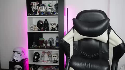 Snapshot of pinkcatlive chatting on February 1, 3:43 pm Emily online show from February 1, 3:43 pm