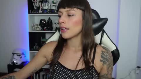 Snapshot of pinkcatlive chatting on February 3, 5:07 pm Emily online show from February 3, 5:07 pm