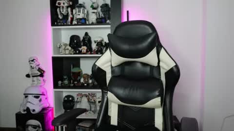 Emily online show from July 11, 11:24 am