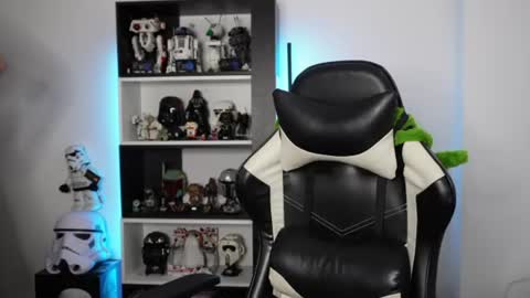 Emily online show from July 15, 5:40 pm