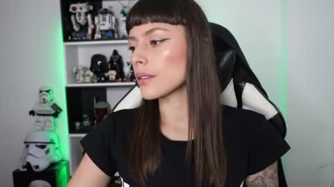 Emily online show from August 1, 5:12 pm