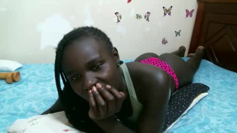 Snapshot of pinkiey_ chatting on November 28, 9:12 am pinky online show from November 28, 9:12 am