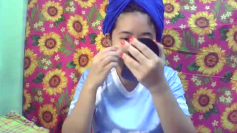 Hi  its me shine  online show from February 11, 5:05 am