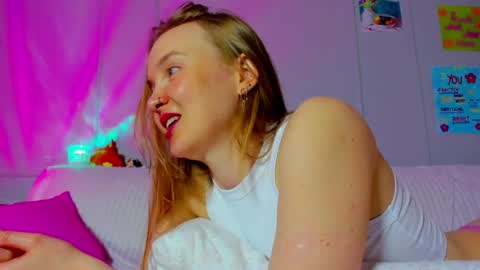 Mila online show from May 16, 1:02 am