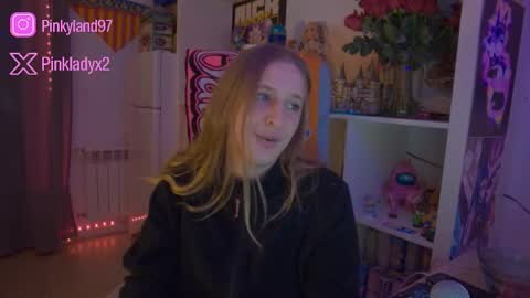 Snapshot of pinkladyx2 chatting on January 16, 12:03 am pinkladyx2 online show from January 16, 12:03 am