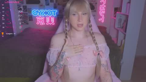 pinkvenom_ online show from October 30, 4:19 pm