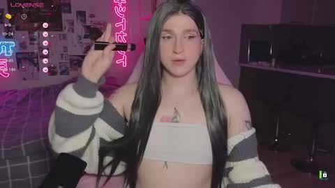 pinkvenom_ online show from April 8, 5:13 pm