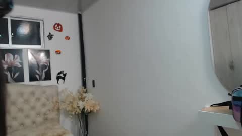 pinky_f00x online show from October 17, 11:51 pm