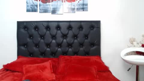 pinky_f00x online show from November 7, 8:09 pm