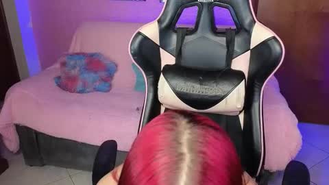 pinkygirl20 online show from March 6, 5:48 am