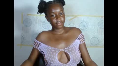 Snapshot of pinkykiki_247 chatting on November 2, 10:28 am pinkykiki_247 online show from November 2, 10:28 am