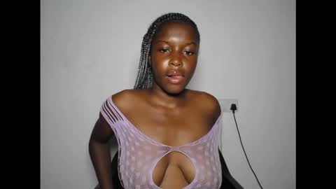 Snapshot of pinkykiki_247 chatting on November 14, 9:35 pm pinkykiki_247 online show from November 14, 9:35 pm