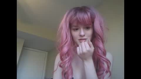 Snapshot of pinkykittykat chatting on April 16, 11:40 pm pinkykittykat online show from April 16, 11:40 pm