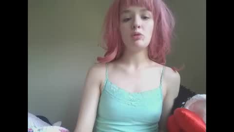 Snapshot of pinkykittykat chatting on April 21, 3:28 pm pinkykittykat online show from April 21, 3:28 pm