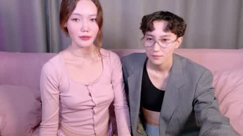 Li long hair and Ru short hair online show from July 18, 10:02 pm