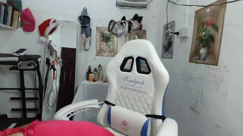 Rose online show from December 9, 10:41 pm