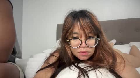 Snapshot of pinkyrosexx chatting on March 1, 4:53 pm Rose online show from March 1, 4:53 pm