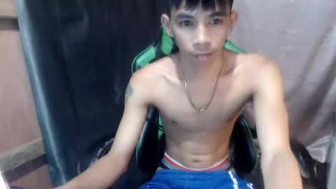 Snapshot of pinoy_oyd69 chatting on May 31, 4:25 pm pinoy_oyd69 online show from May 31, 4:25 pm