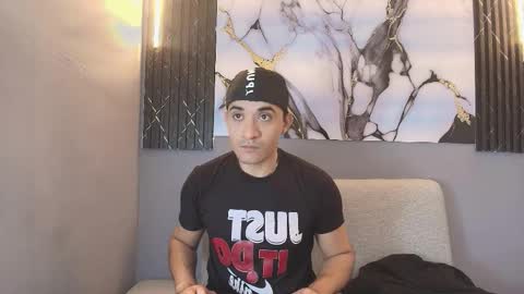 Snapshot of pint_geto chatting on December 15, 5:23 am pint_geto online show from December 15, 5:23 am