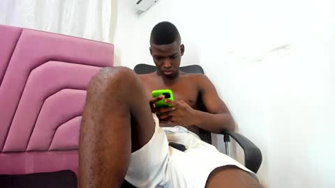 Snapshot of pipeking20 chatting on December 15, 5:53 pm P I P E online show from December 15, 5:53 pm