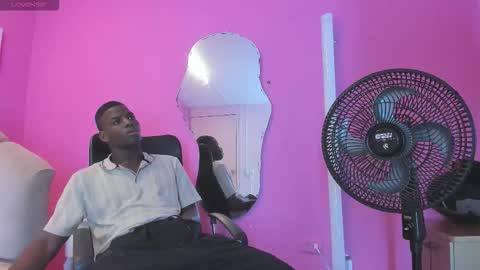 Snapshot of pipeking20 chatting on February 22, 11:09 am P I P E online show from February 22, 11:09 am