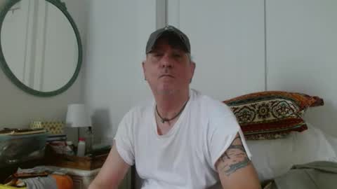 Snapshot of pirate334 chatting on April 2, 7:44 pm pirate334 online show from April 2, 7:44 pm