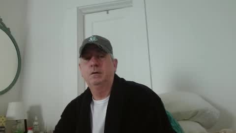 Snapshot of pirate334 chatting on April 8, 3:01 pm pirate334 online show from April 8, 3:01 pm
