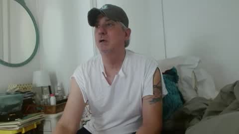 Snapshot of pirate334 chatting on April 12, 6:02 pm pirate334 online show from April 12, 6:02 pm