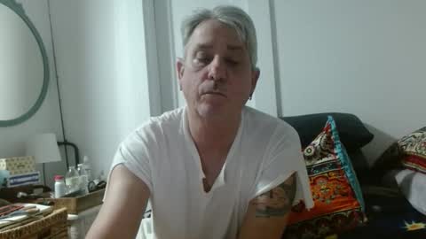 Snapshot of pirate334 chatting on April 22, 2:03 am pirate334 online show from April 22, 2:03 am