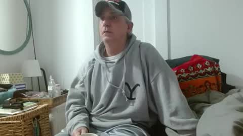 Snapshot of pirate334 chatting on May 1, 6:23 pm pirate334 online show from May 1, 6:23 pm