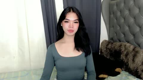 Snapshot of pitchy_pitch chatting on February 7, 4:24 pm The Girl Named Eyve online show from February 7, 4:24 pm