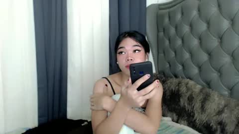 Snapshot of pitchy_pitch chatting on February 13, 3:46 pm The Girl Named Eyve online show from February 13, 3:46 pm