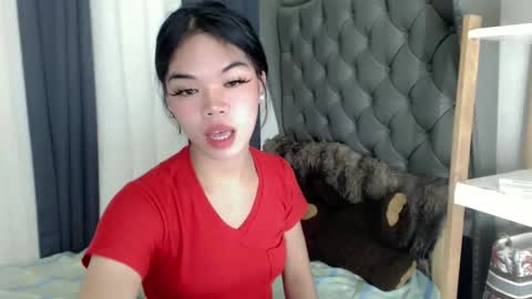 Snapshot of pitchy_pitch chatting on February 13, 6:48 pm The Girl Named Eyve online show from February 13, 6:48 pm