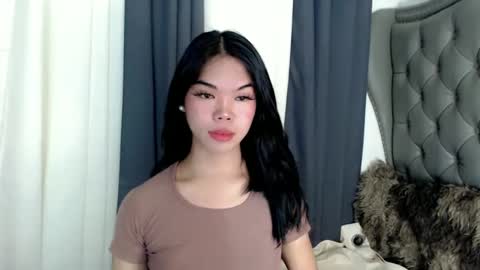 Snapshot of pitchy_pitch chatting on February 23, 3:08 pm The Girl Named Eyve online show from February 23, 3:08 pm