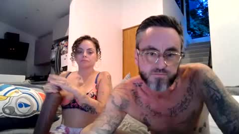 Snapshot of pixieandthegiant chatting on July 19, 12:14 am Pixie online show from July 19, 12:14 am