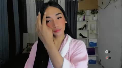 pixiedoll_ online show from February 11, 6:57 pm