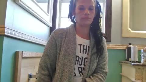 PixieLuxXx online show from April 21, 12:33 pm