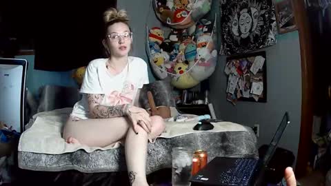 Snapshot of pixieprincess03 chatting on October 27, 6:50 am Princess online show from October 27, 6:50 am