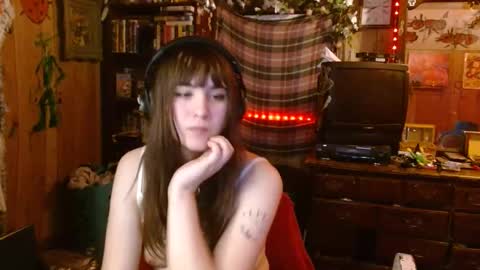 Izzy online show from February 12, 1:41 am